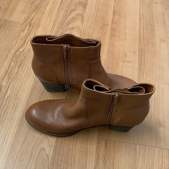 New!! Nine West Leather Ankle Boots - Picture 6 of 7